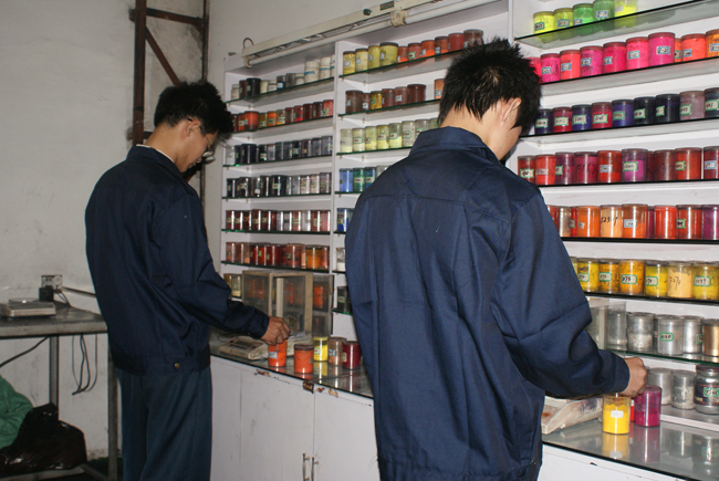 深圳欧丽塑胶工作环境